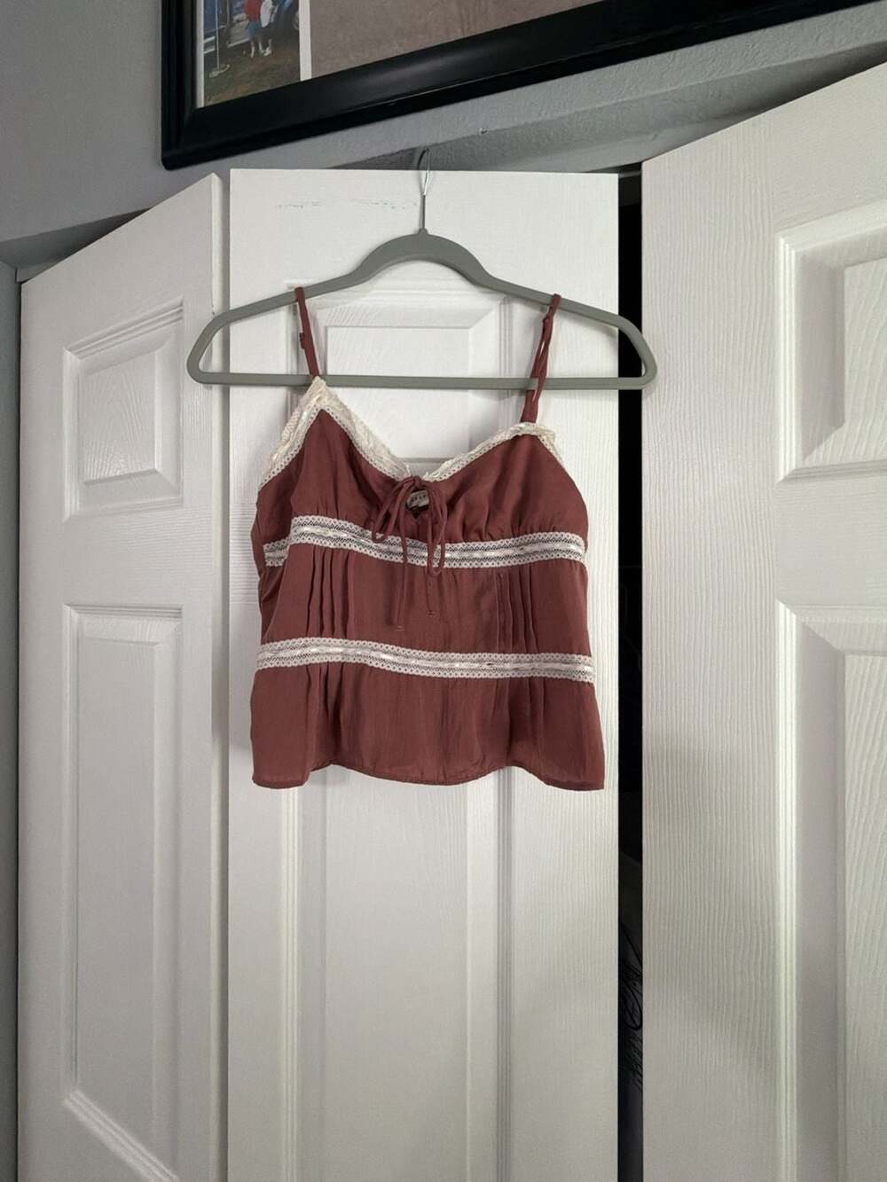 Aéropostale Women's Dusty Rose Sleeveless Cami Tank Top with Lace Trim